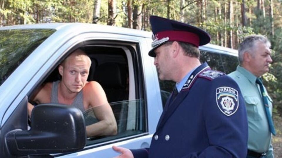 Во время спецоперации в Волынской области изъяли четыре автомобиля незаконных добытчиков янтаря