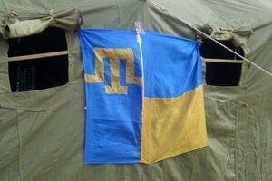 Свою акцию участники называют "крымским Майданом"