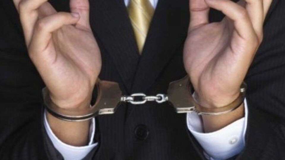 Чиновник с августа по сентябрь передавал документы представителю "ЛНР"