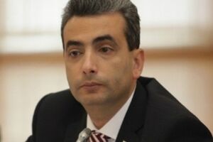 Лев Шлосберг считает, что к решению отобрать у него мандат причастен псковский губернатор Турчак