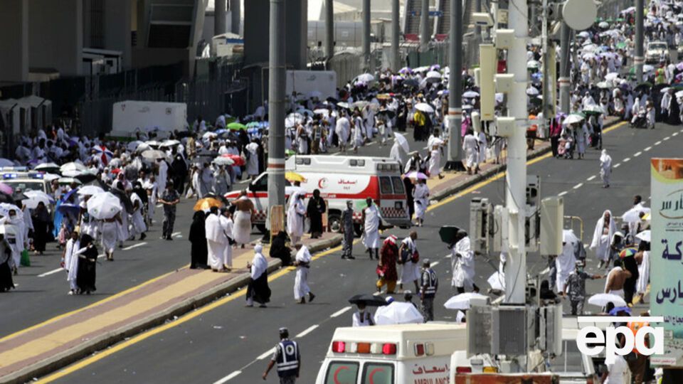 На месте трагедии продолжаются спасательные работы