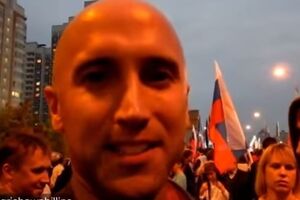 Филлипса выгнали с митинга в Москве: Кто ты такой, шестерка бандитская?
