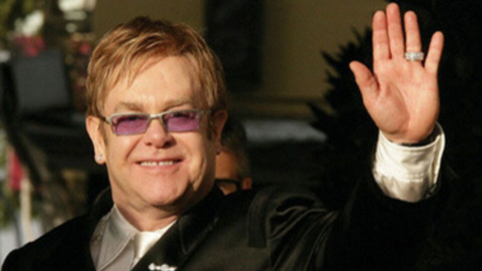 Элтон Джон не обижается на телефонные розыгрыши