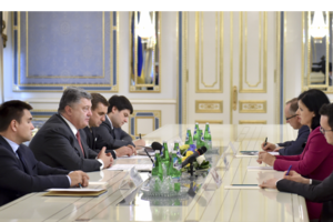 Президент Порошенко провел встречу с комиссаром ЕС Юровой