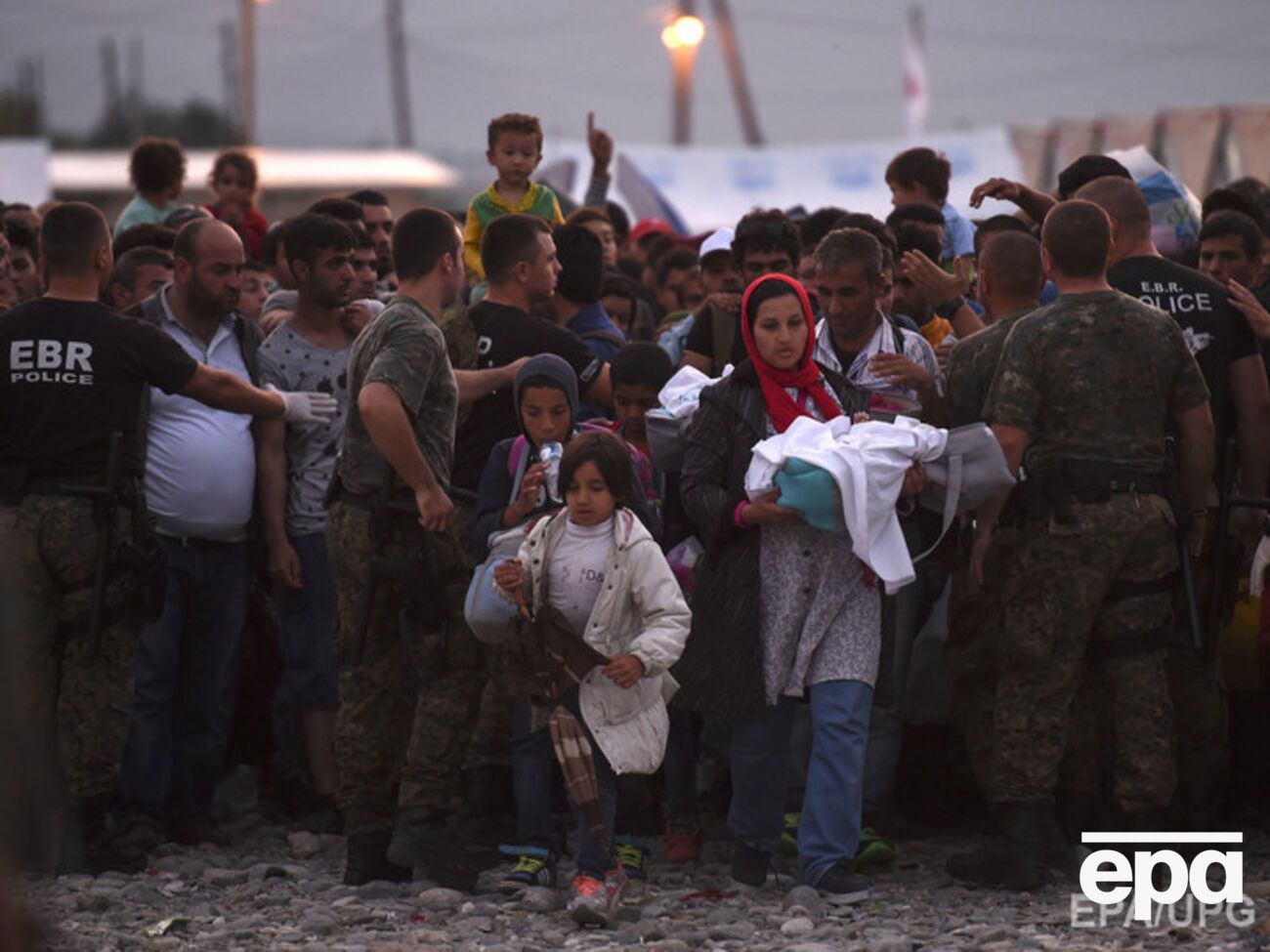 Венгрия рассмотрит вариант создания "коридора" для мигрантов, если Евросоюз не принимает венгерские заграждения