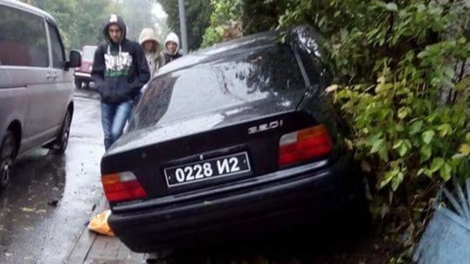 Автомобиль, на котором, предположительно, скрылись убийцы с места преступления