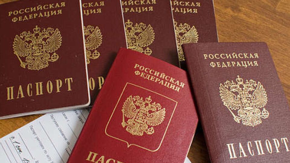 Крымские студенты намерены судиться за российские паспорта
