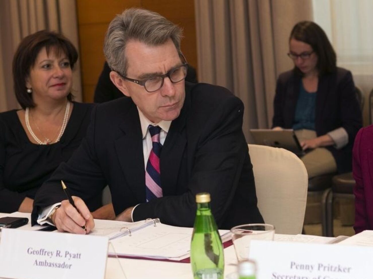 Пайетт:&nbsp;Запрет гуманитарных организаций подвергает риску 3 млн человек, отказывая им в доступе к продовольствию, медицине, жилью и одежде накануне зимы