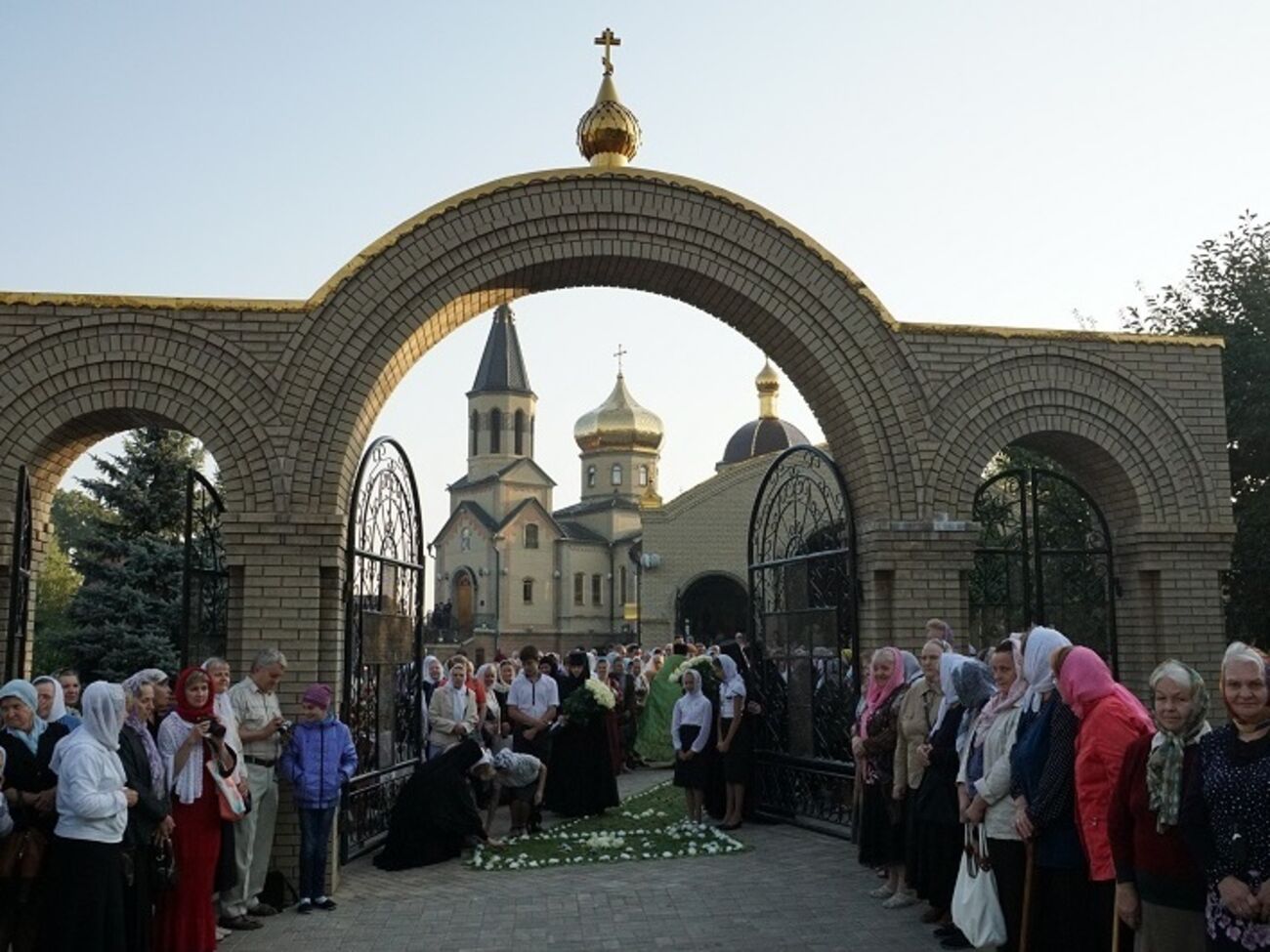 Украинские власти просят УПЦ МП убрать представительства с Донбасса