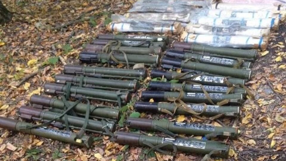 В тайнике возле химкомбината "Азот" были обнаружены гранатометы и противотанковые ракеты