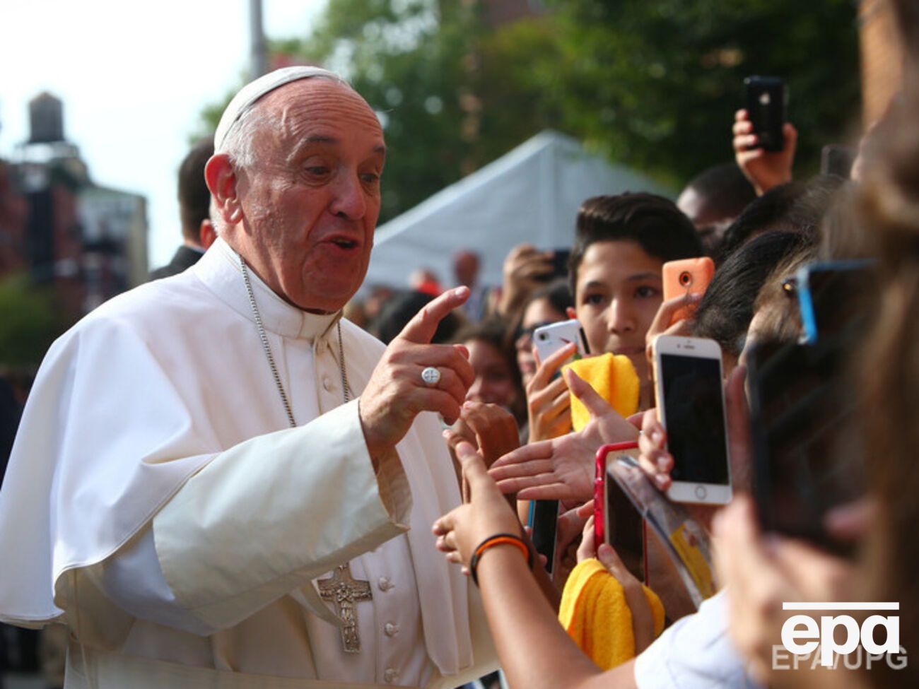 Франциск призвал мировых лидеров обеспечить своих сограждан минимальными средствами