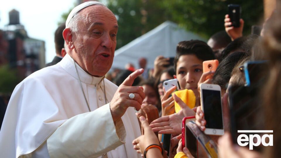 Франциск призвал мировых лидеров обеспечить своих сограждан минимальными средствами