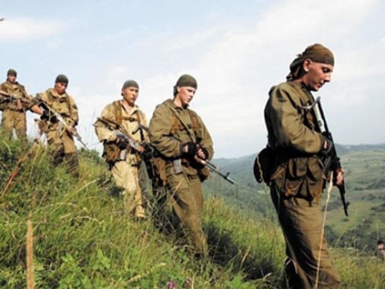 От возобновления военных действий в Нагорном Карабахе страдают и мирные жители, и военные с обеих сторон