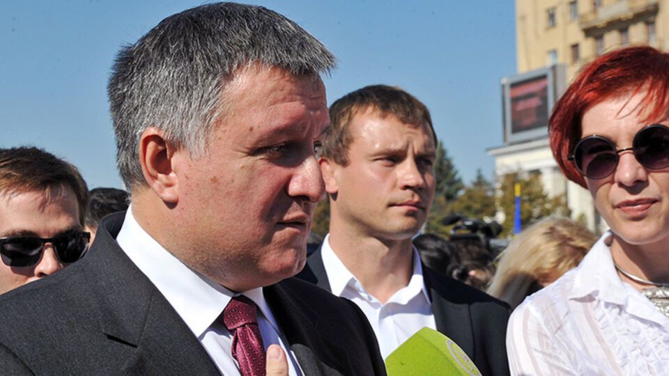 Министр внутренних дел Аваков пообщался с журналистами после принятия присяги новой полиции в Харькове