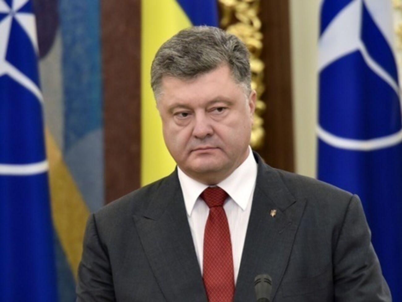 Порошенко дал интервью трем телеканалам
