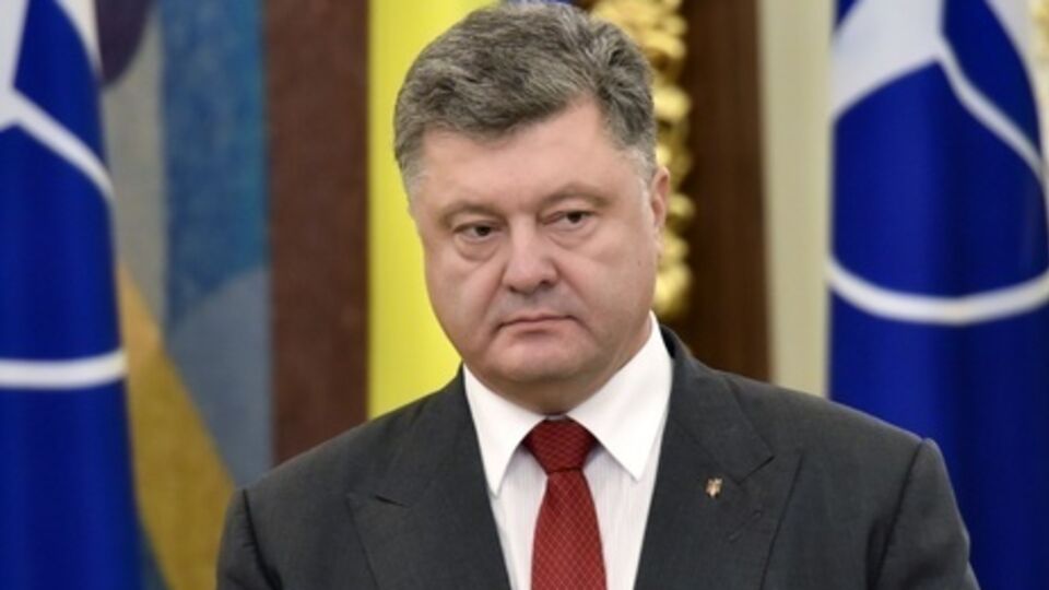 Порошенко дал интервью трем телеканалам
