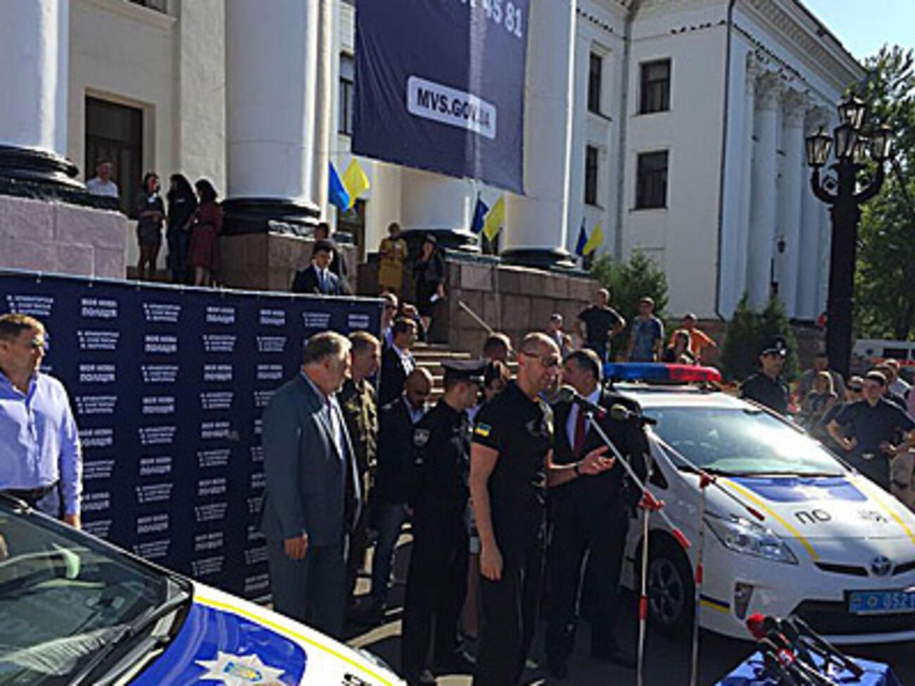 В новую патрульную полицию, которая будет обслуживать Краматорск и Славянск, планируется набрать 350 работников