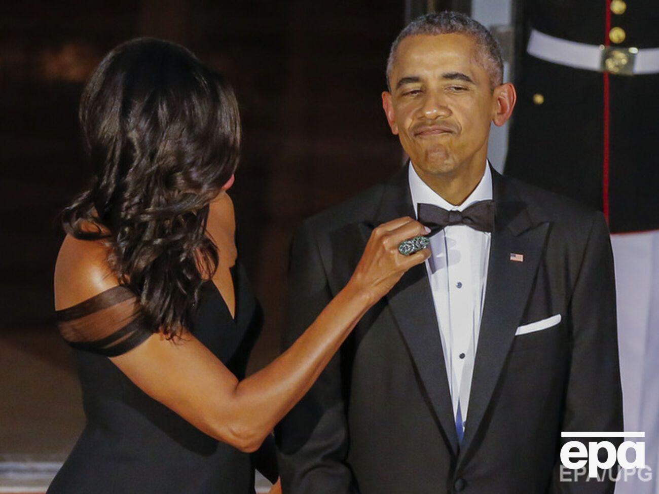 Мишель Обама надела платье от Веры Вонг на тожественный ужин в честь визита китайского президента и его супруги. Фоторепортаж
