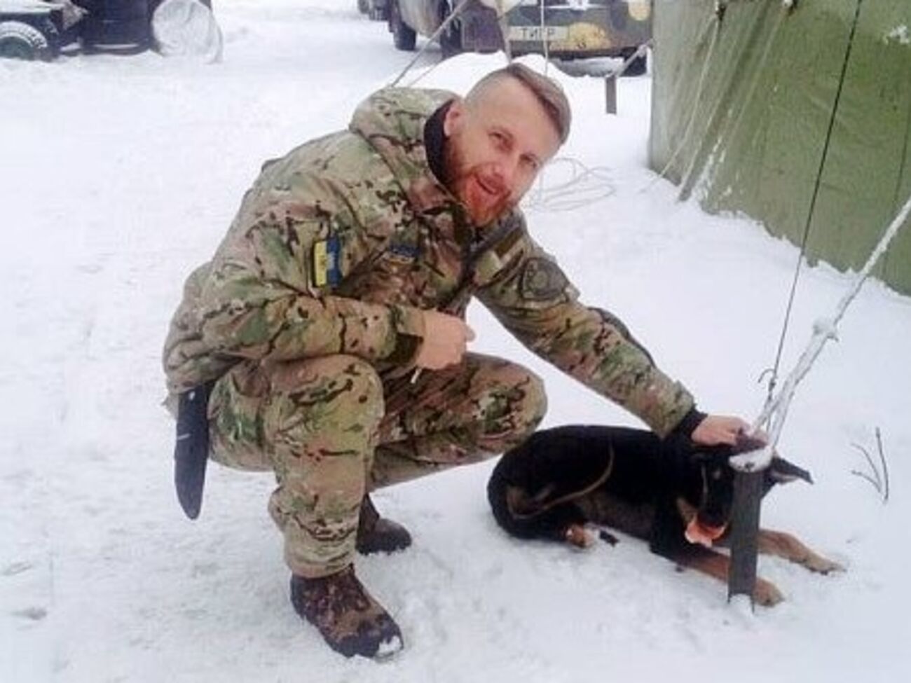 Последнее время Ларсон занимался волонтерской деятельностью, помогал украинской армии