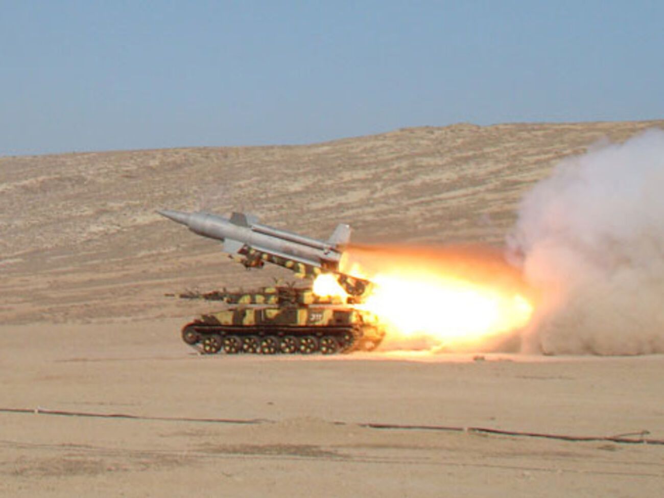 В Азербайджане заявили, что без предупреждения будут наносить удары по военным объектам противника