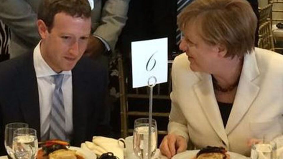 Меркель сделала замечание Цукербергу