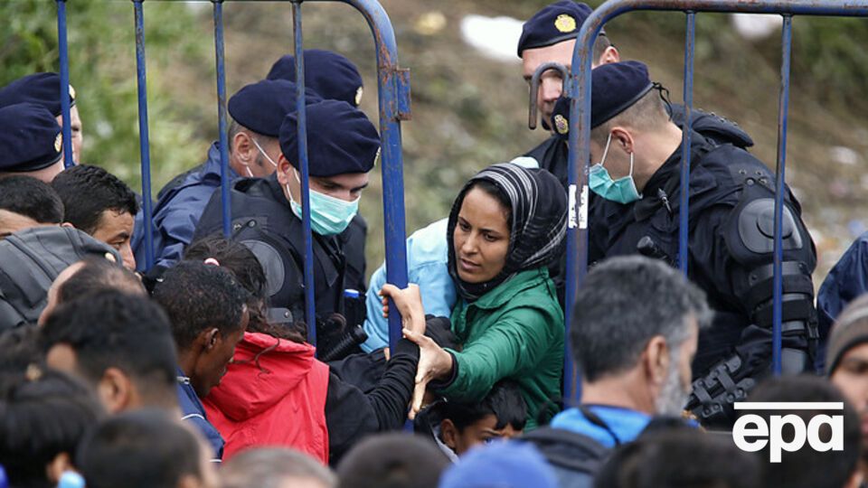 Венгрия продолжает закрывать границы
