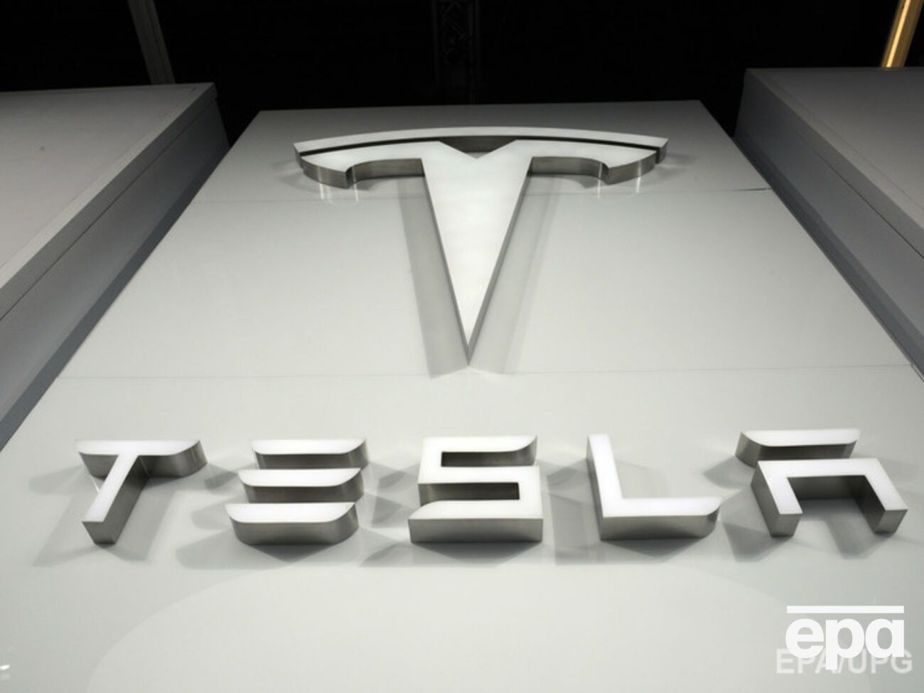Тесла открывает производственную мощность в Европе