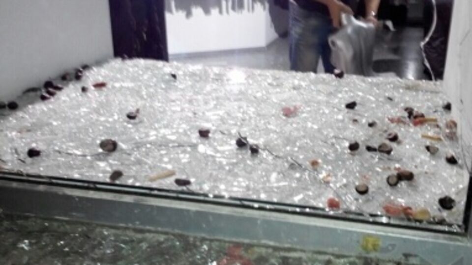 Взрывная волна выбила окна в домах на нескольких кварталах Екатерининской и Еврейской улиц Одессы