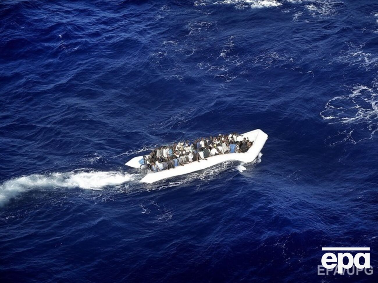 У берегов Турции затонула лодка с мигрантами, погибли 17 человек