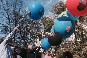 Организаторы протестов в Кишиневе запустили шарики с изображениями руководства Республики Молдова