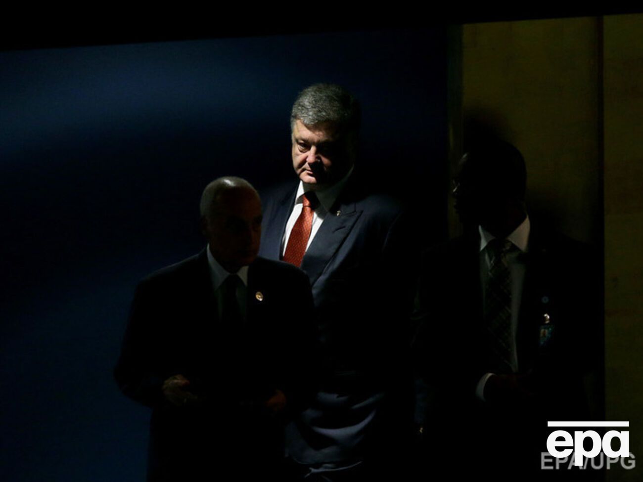 Ежедневно Украина теряет $5 млн из-за войны на Донбассе, заявил Порошенко