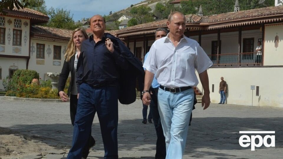 Путин водил Берлускони в Ханский дворец в Бахчисарае
