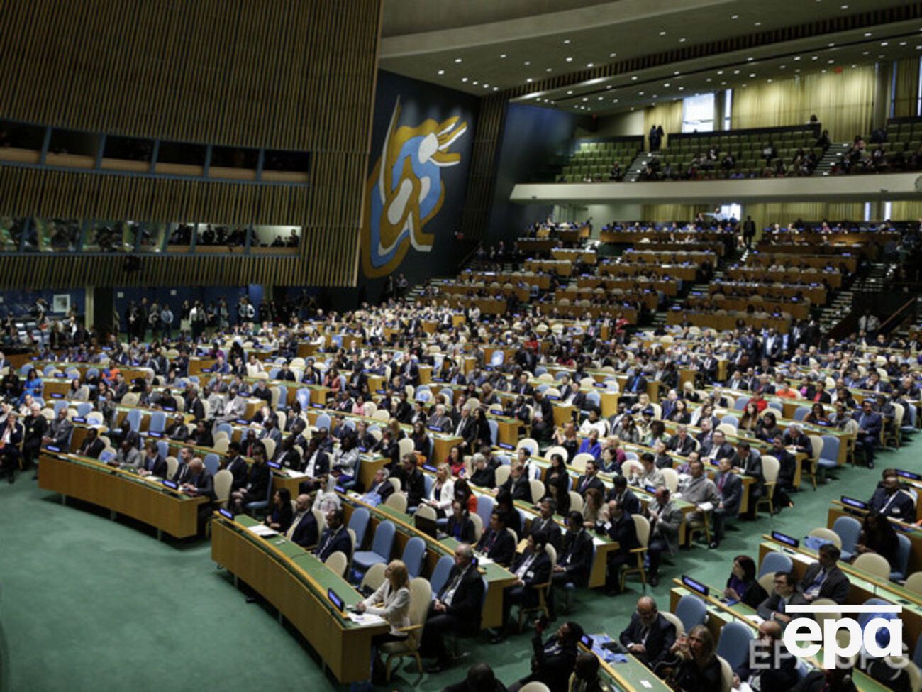 По данным агентства, в зале остался один российский дипломат