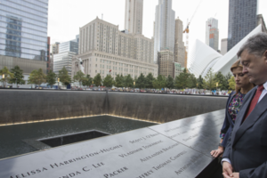 Порошенко посетил мемориал жертв теракта 11 сентября 2001 года