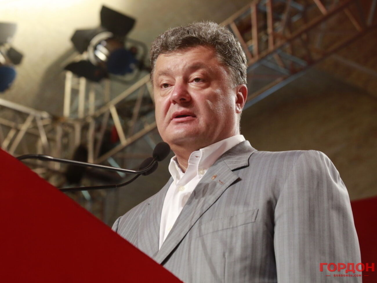 Порошенко подчеркнул, что Украина и ее американские и европейские союзники должны быть тверды с Россией