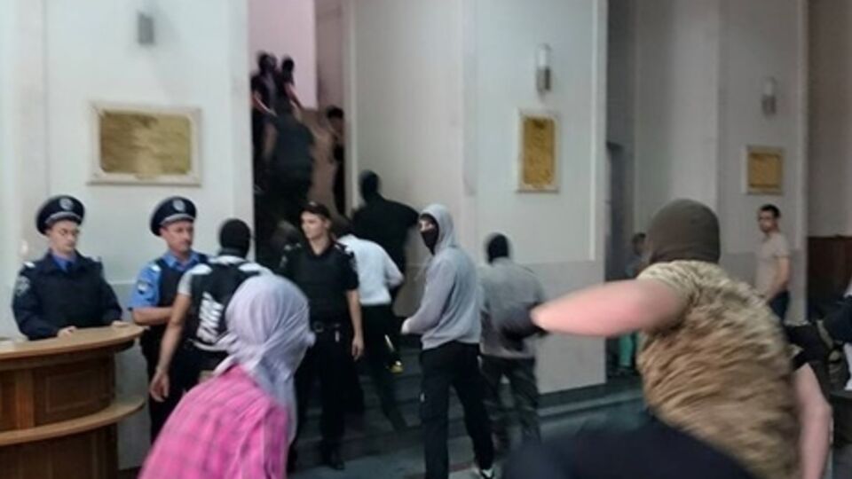 Милиция задержала одного подозреваемого