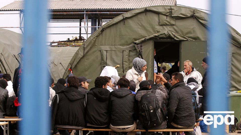 Беспорядки произошли в палаточном лагере для беженцев рядом с немецким городом Кассель
