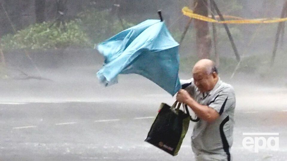 Тайфуну присвоен высочайший уровень опасности