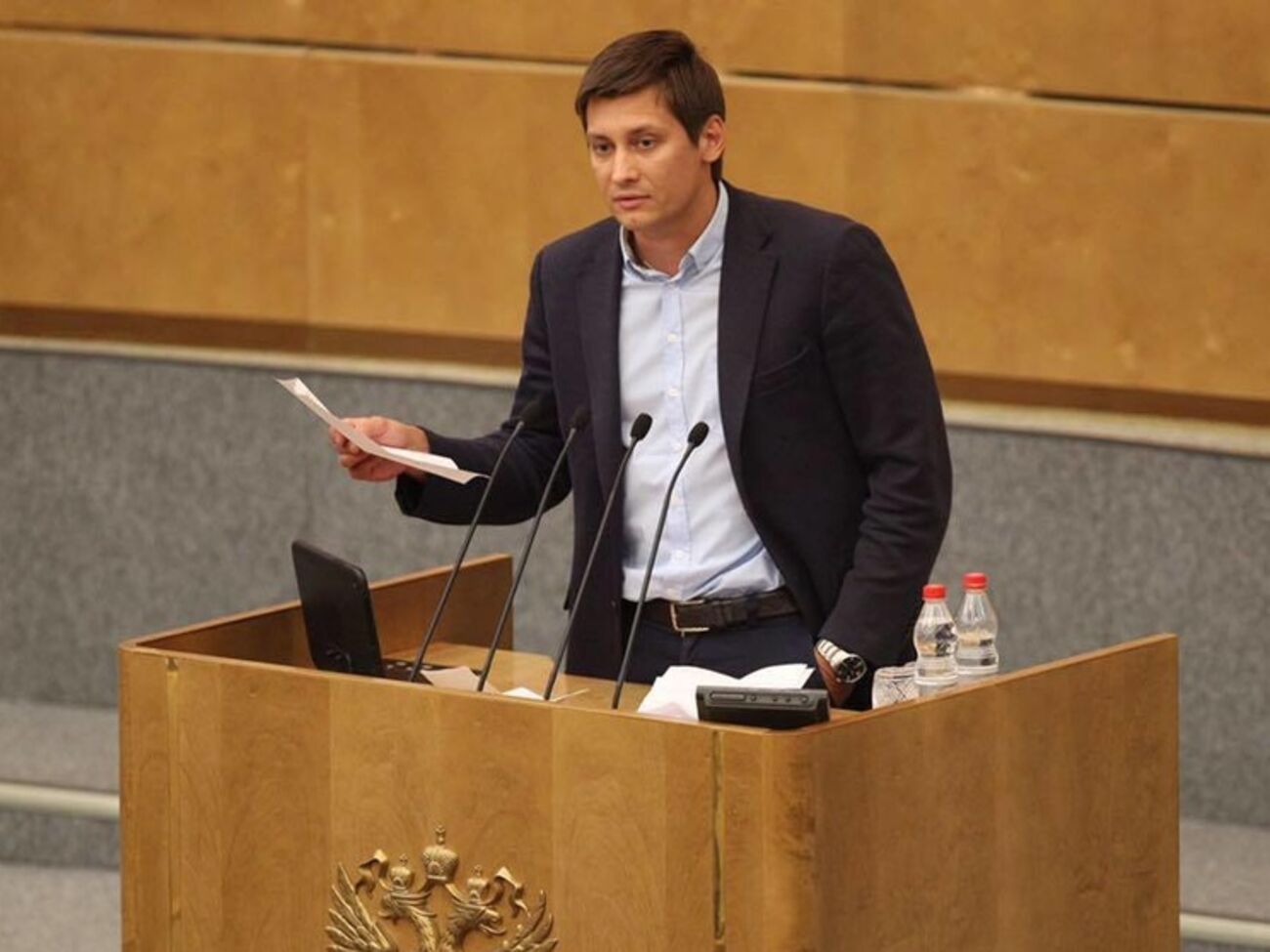 Гудков:&nbsp;Стоит только намекнуть на возможность лишения теплого местечка, как российские чиновники становятся форменными пай-мальчиками