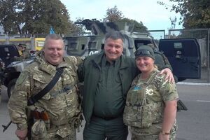 Арсен Аваков с Андреем Янголенко и его женой Инной летом 2014 года