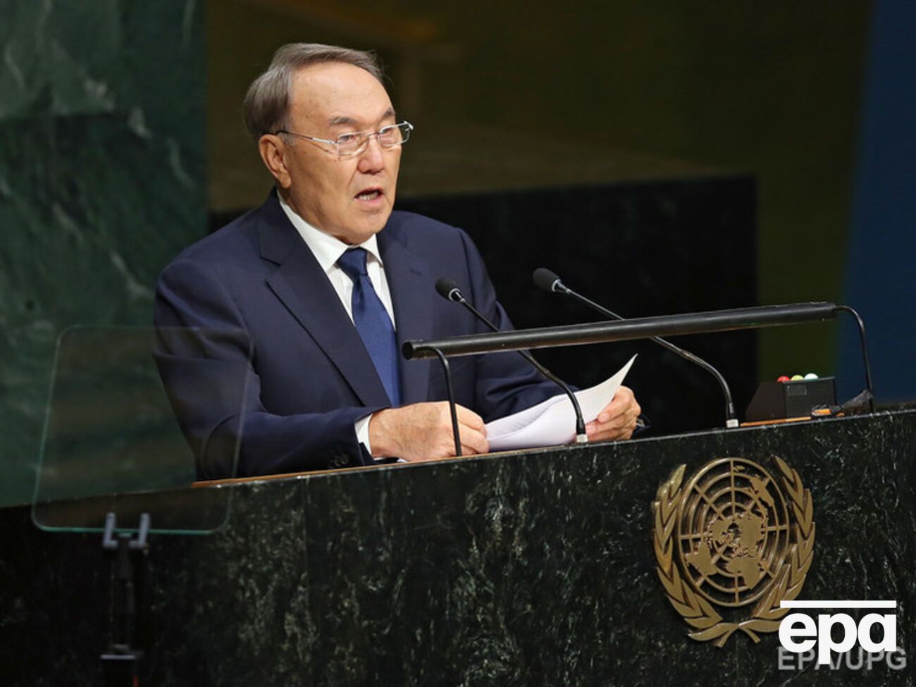 Назарбаев призвал урегулировать кризис в Украине