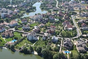 В Конча-Заспе стали селить широкий круг граждан