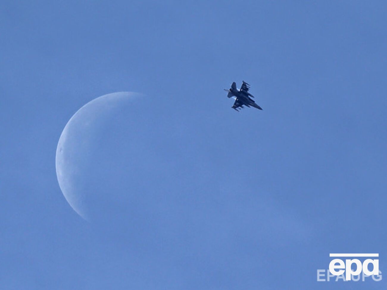 США и Россия будут координировать действия в Сирии во избежание "просчетов и неверных оценок", заявил спикер Пентагона