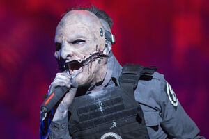 Для озвучки монстра в "Доктор Кто" используют голос Тейлора