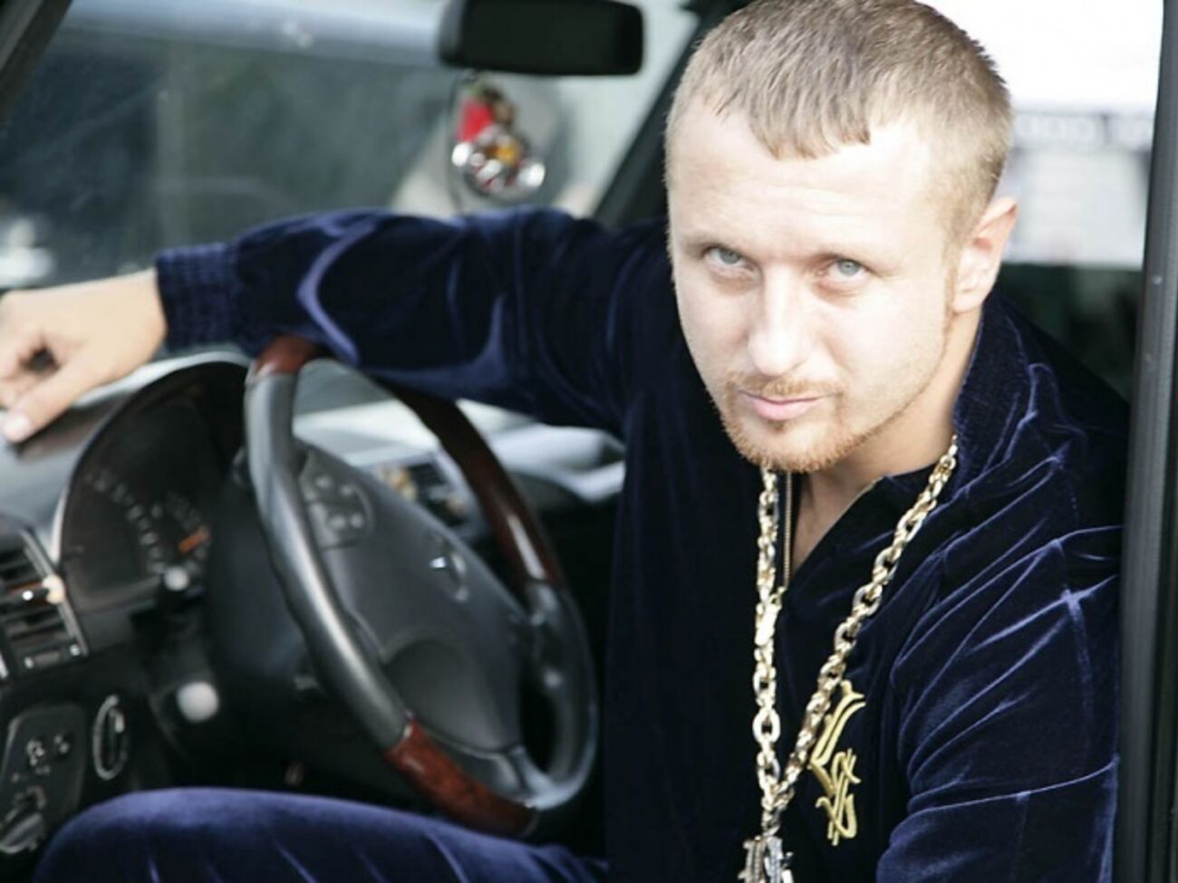 Сбитый внедорожником волонтер и рэпер Ларсон скончался 26 сентября