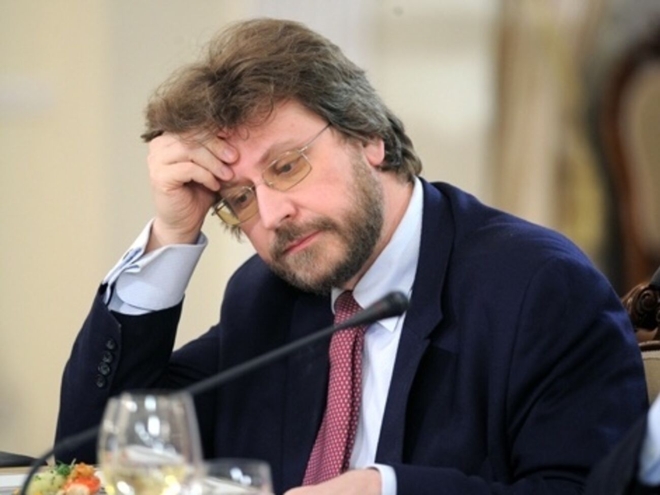 Российский политолог Федор Лукьянов: Если украинские правители полагали, что весь мир будет говорить насчет их проблем всегда, то это очень наивно и странно