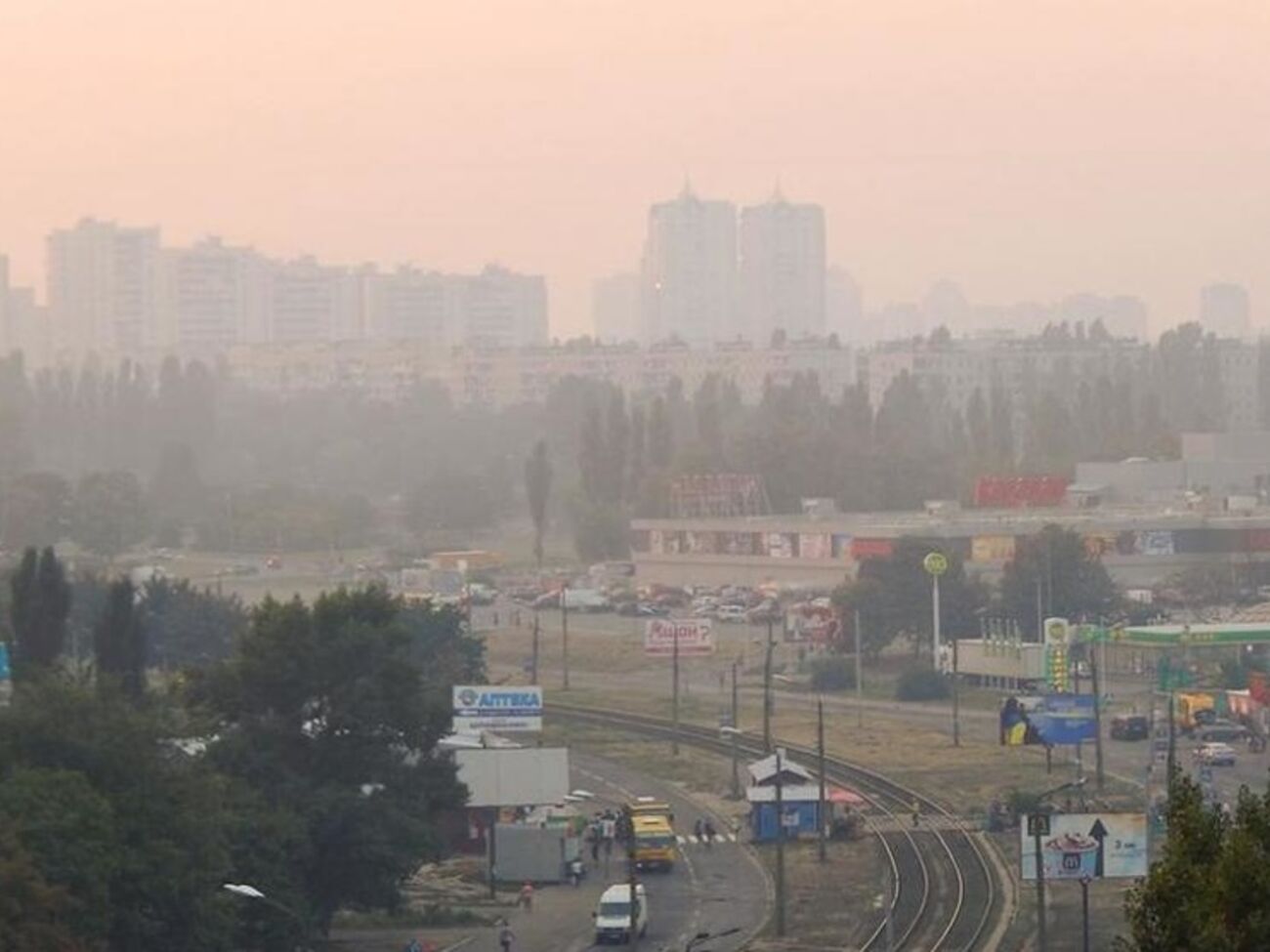 Власти рекомендуют приостановить учебный процесс в школах