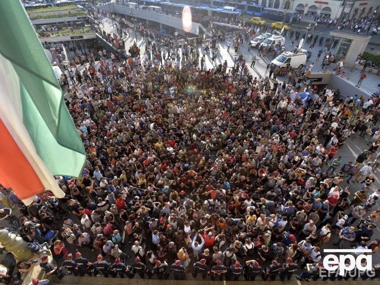 Ситуация с мигрантами в Венгрии приобретает пугающие масштабы