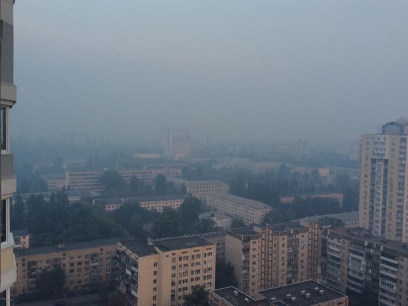 В Киеве продолжают фиксировать чрезмерное загрязнение воздуха