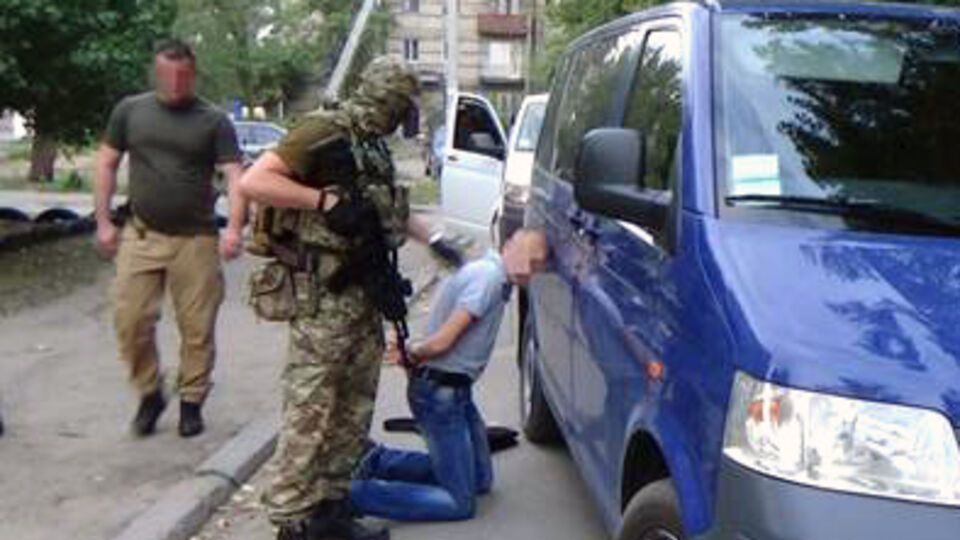 В Рубежном Луганской области СБУ задержала четверых милиционеров